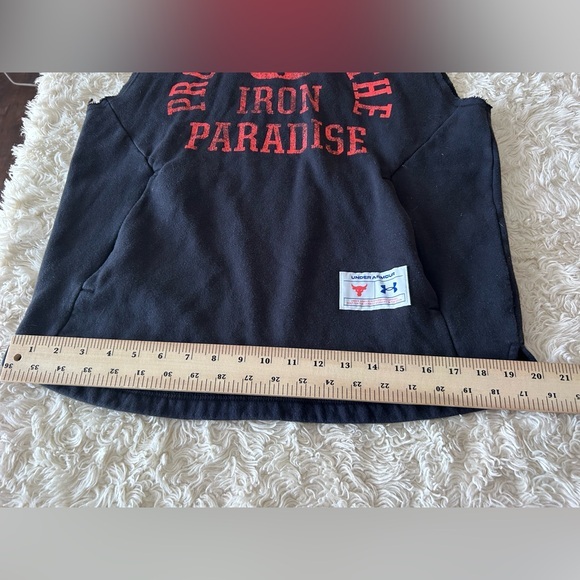 Under‎ Armour Black Sleeveless vest with Red Text - Picture 8 of 8